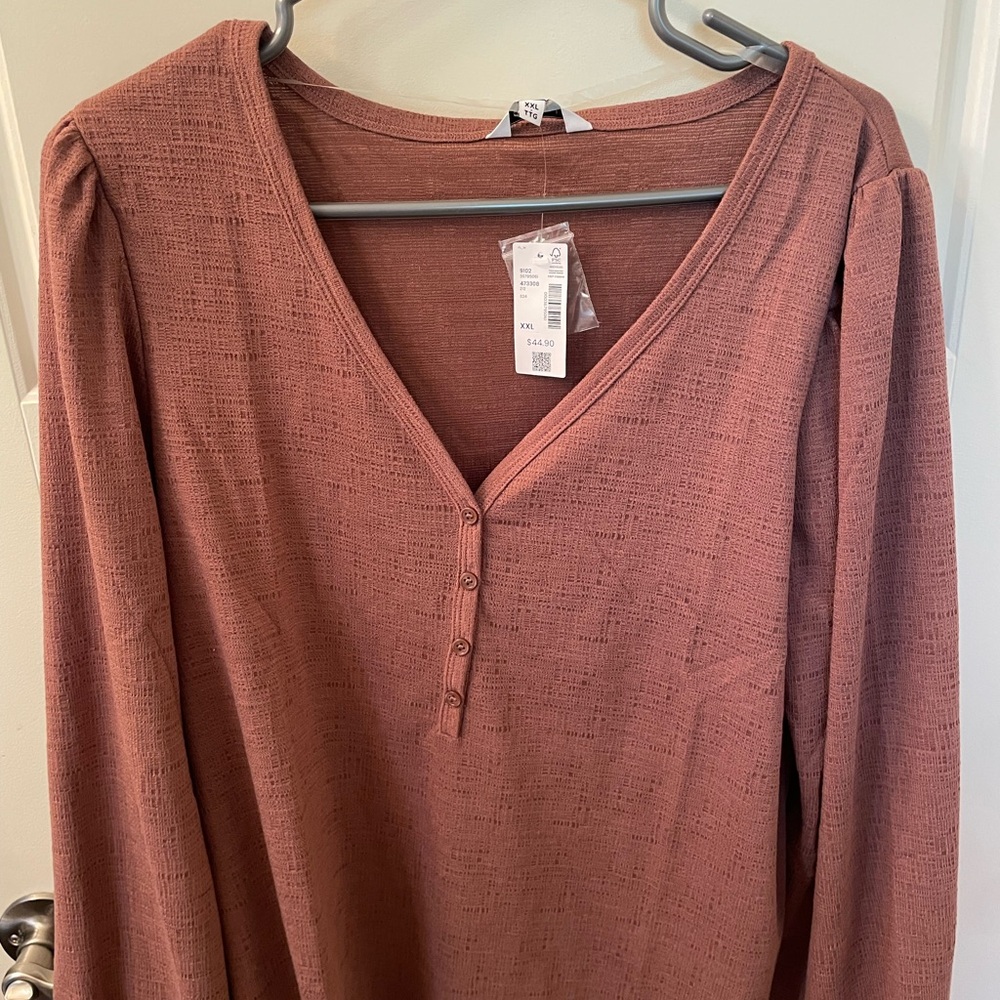 Reitmans Rust V-Neck Top